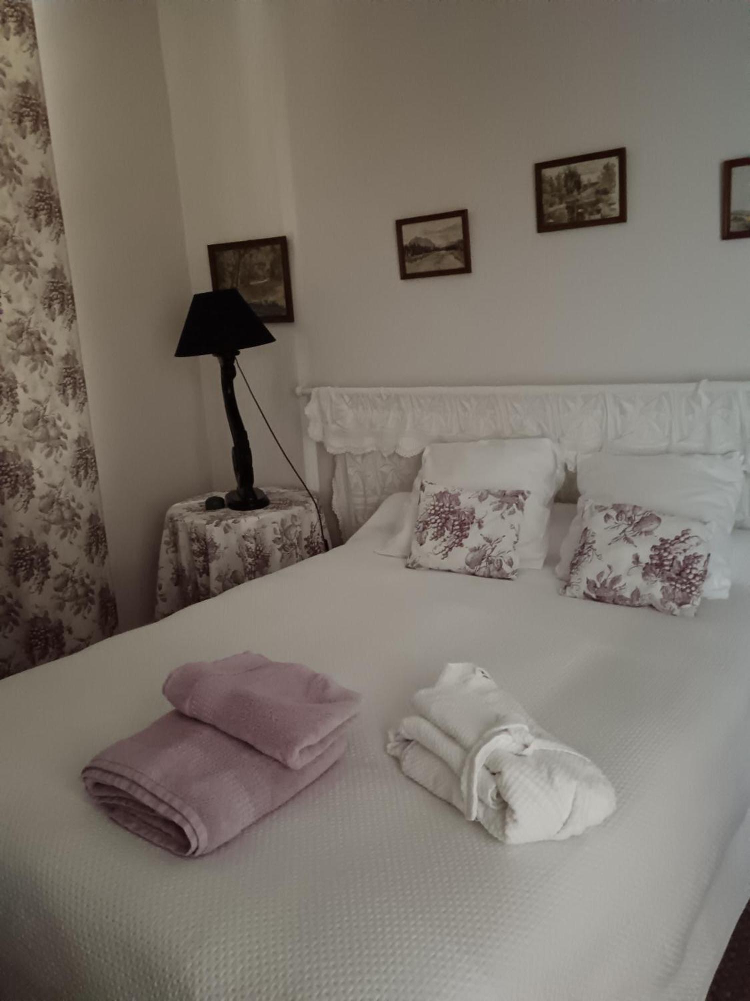 Castel La Bergerie Bed & Breakfast Laglorieuse Luaran gambar